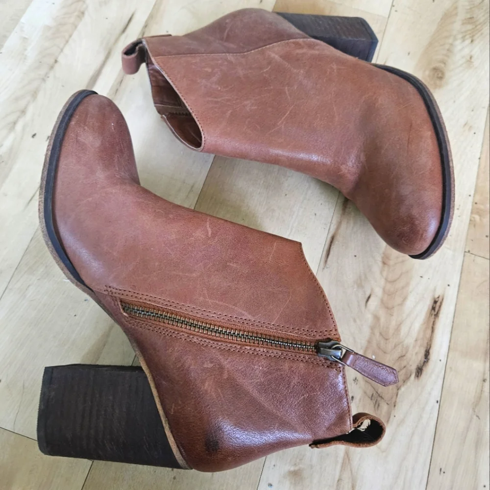 BP Lance Brown Leather Bootie 6 1/2 M